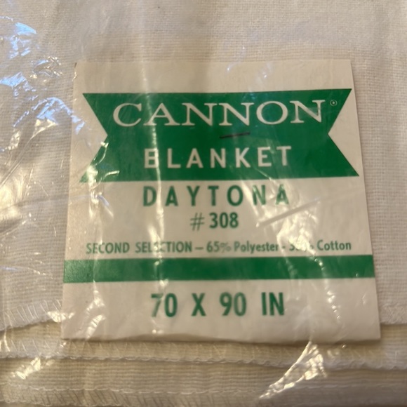 Vintage Cannon Blanket Daytona #308. 70 X 90 IN - Picture 2 of 4